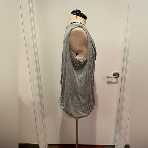 Yigal Azrouel Grey Top with Bubble Hem and Attached Neclace Chain. - Picture 5 of 12